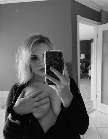 Mikenna Nacktbilder-Leaks von OnlyFans