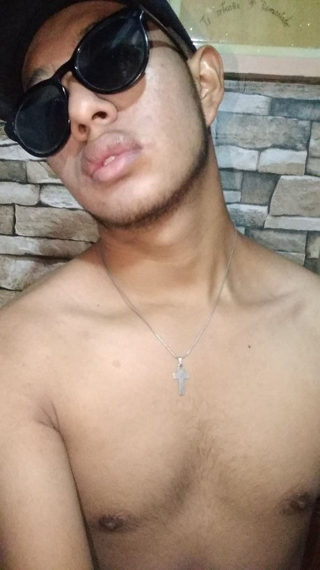 levi hat n OnlyFans Star