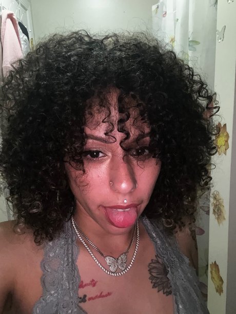 SUPERSTARNY OnlyFans Nacktfotos