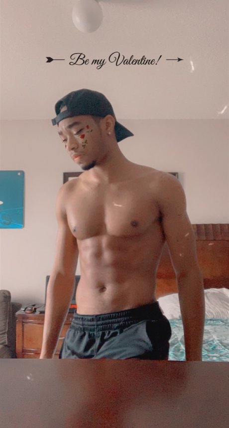 Nicholas Rodrigues OnlyFans Brüste Bild