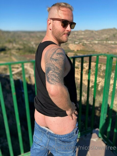 Nicos lowe Oben ohne OnlyFans