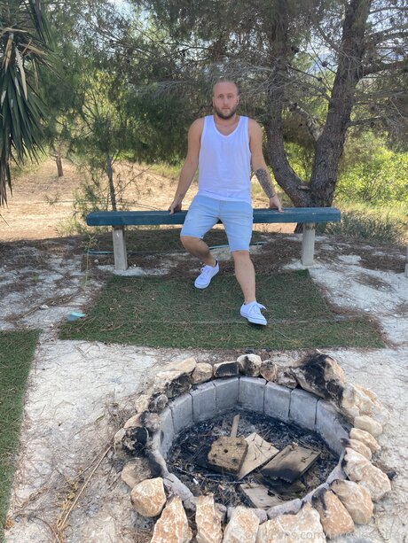 Nicos lowe OnlyFans Star