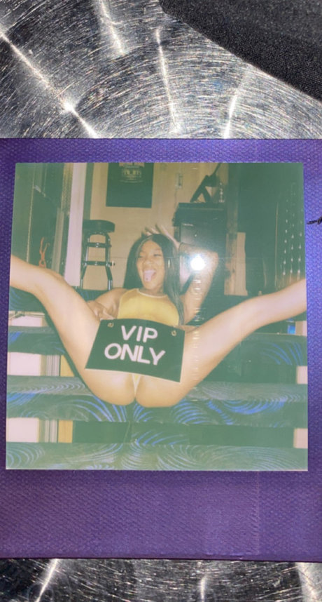 _JOJO_ OnlyFans-Inhalte