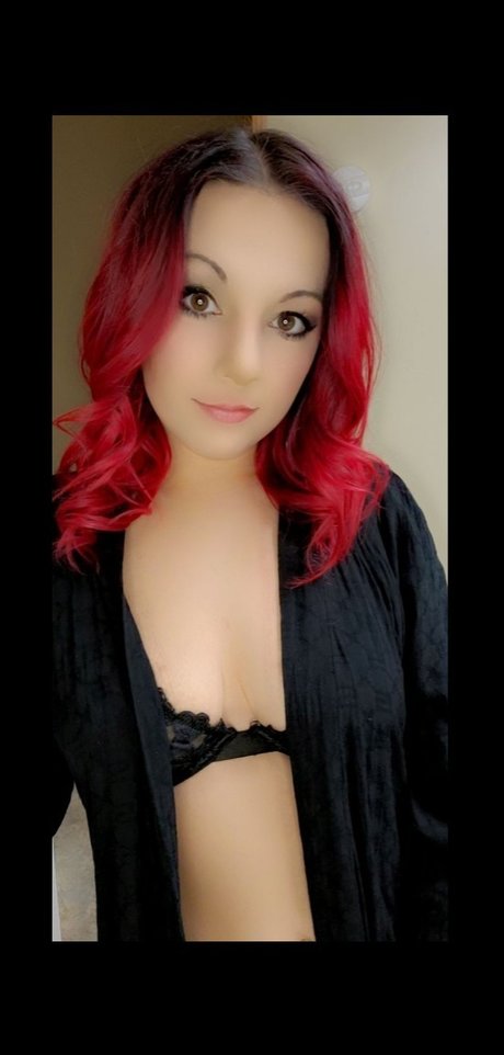 Nicole James OnlyFans Model Bilder