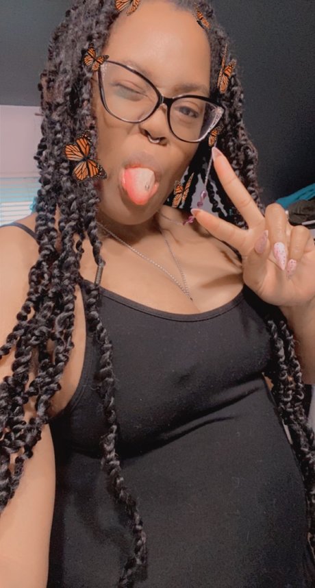 Aira Lyn OnlyFans-Inhalte