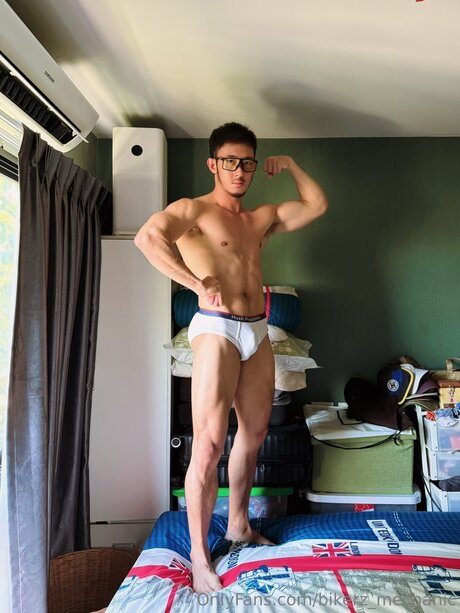 BANK OnlyFans geleakte Pornografie