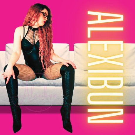 Mistress Lexi aka Alexibun Nacktbilder von OnlyFans