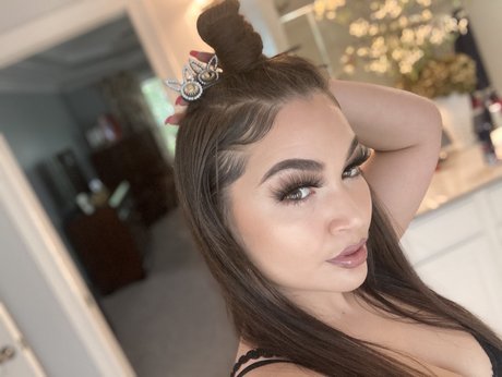 ai a Neue geleakte OnlyFans-Inhalte