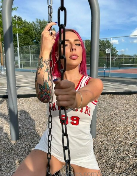 layrose1 OnlyFans-Model