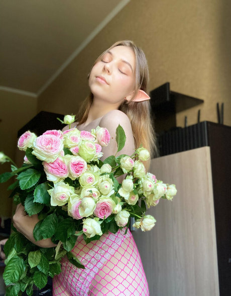 moon less Sexy OnlyFans