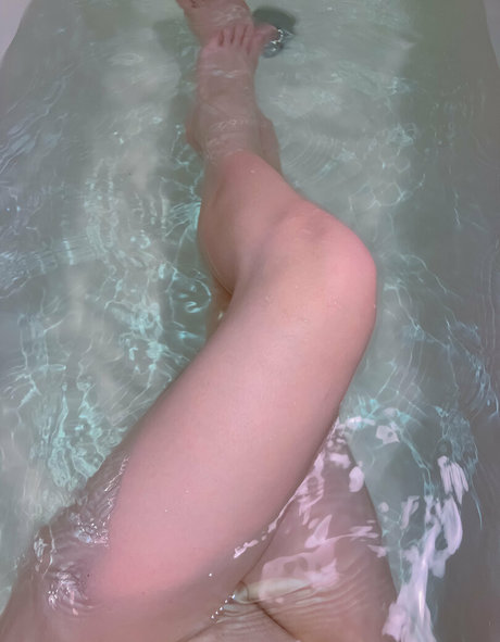 moon less OnlyFans-Fotos