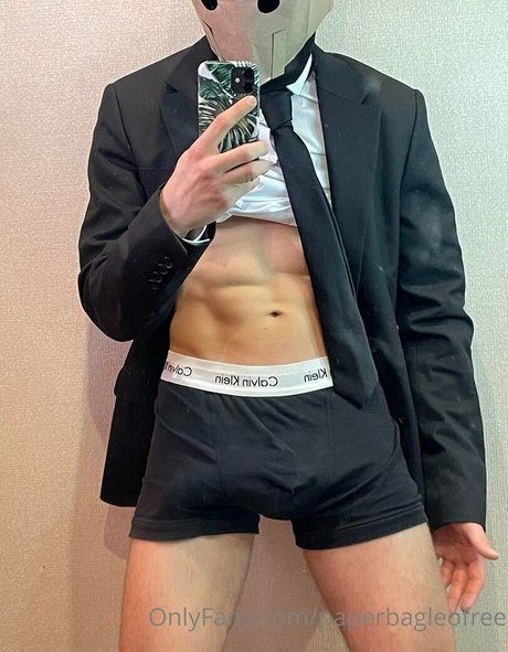 paperbagfree OnlyFans schlank