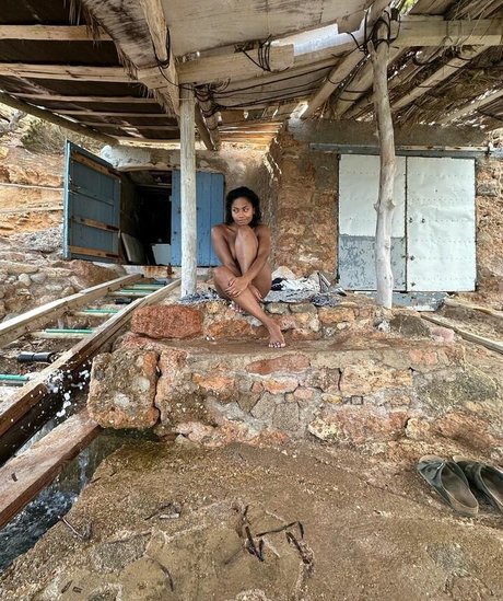 Nia Correia OT OnlyFans-Bilder