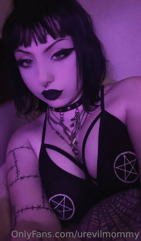 urevilmommy Nacktbilder von OnlyFans