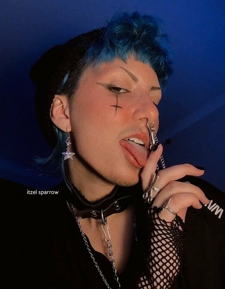 itzel2002free OnlyFans schlank