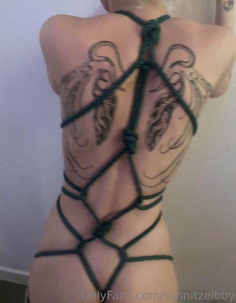 schnitzelbby Brüste OnlyFans