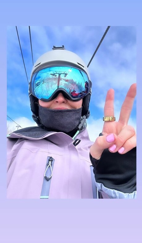 iJustine OnlyFans-Post