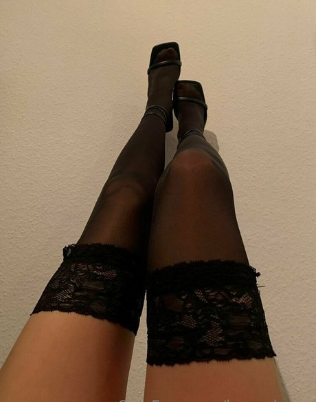 lauraaloove Nacktpornos von OnlyFans geleakt