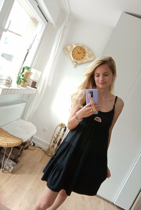 famez de Nacktbilder geleakt OnlyFans