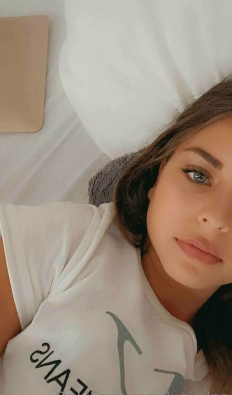 lucia lpz OnlyFans Mega