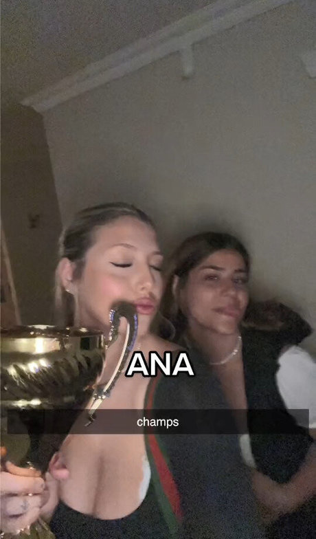 mollige kleine titten nur fans schön nackt Selfie