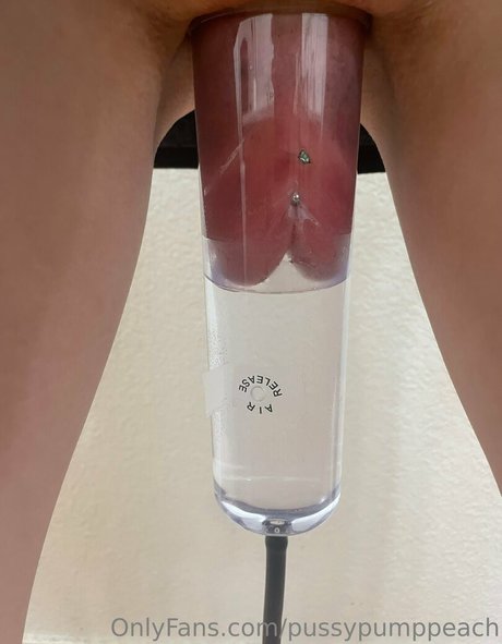 pussypumppeach Bilder OnlyFans