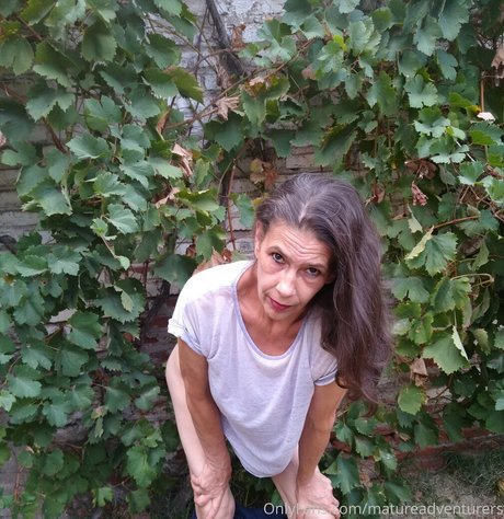 aloneruth OnlyFans Brüste Bild