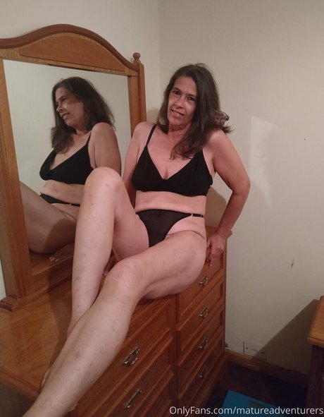 aloneruth Leaks von Nacktbildern auf OnlyFans