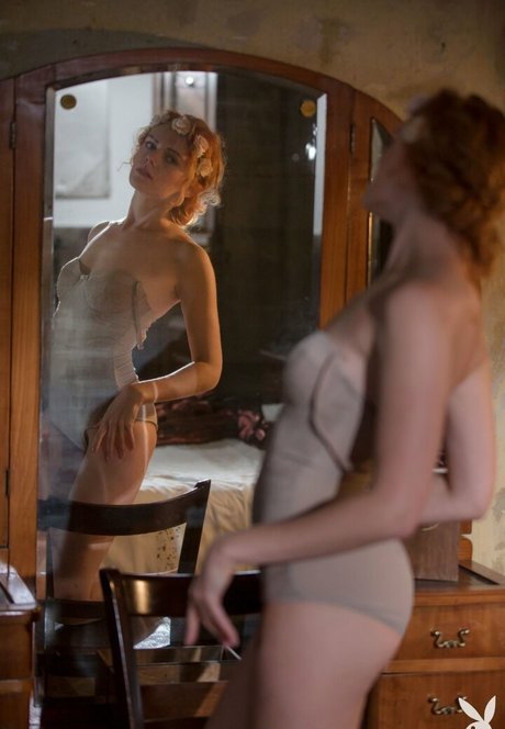 blonde tattoos nur fans nackt Galerie