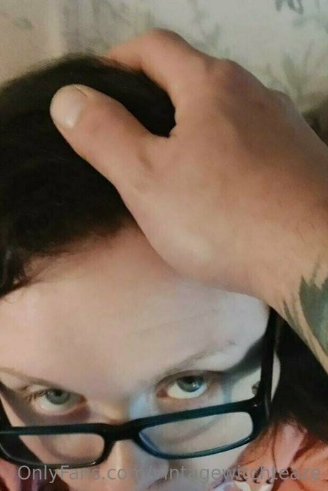 vintagewitchteaze OnlyFans Fick geleakt