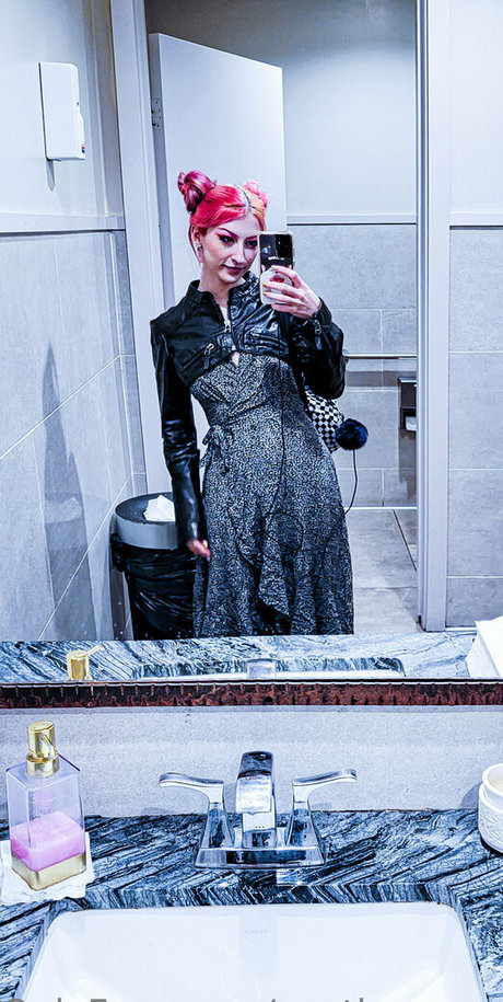 InnocentElixir NurlyFans-Pornos