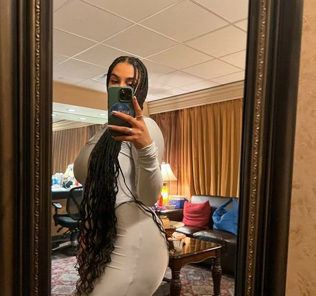 Jorja Smith Oben ohne OnlyFans