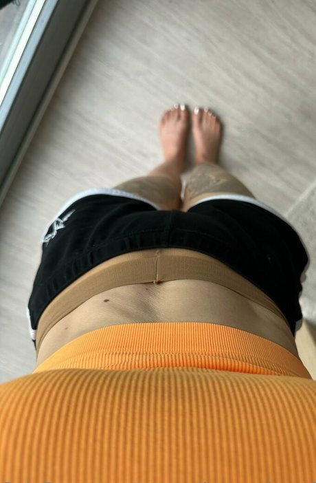 tattoos legs nylons free OnlyFans Nacktbilder