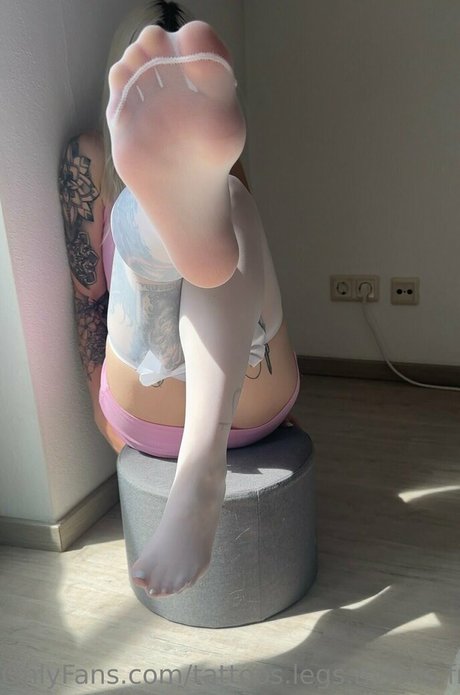 tattoos legs nylons free Nacktbilder OnlyFans geleakt