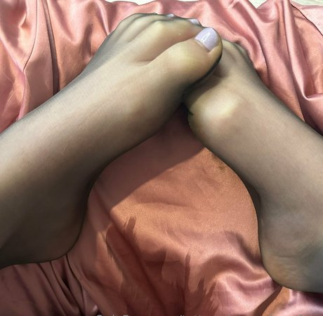 tattoos legs nylons free Leaks von Nacktbildern auf OnlyFans