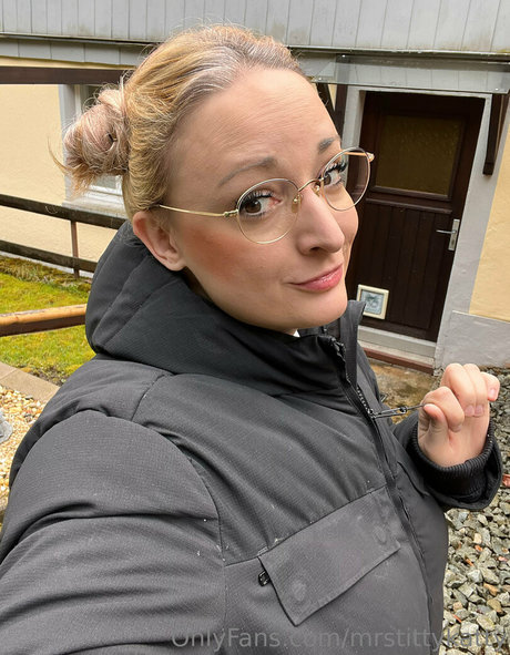 mrstittykatty OnlyFans schlank