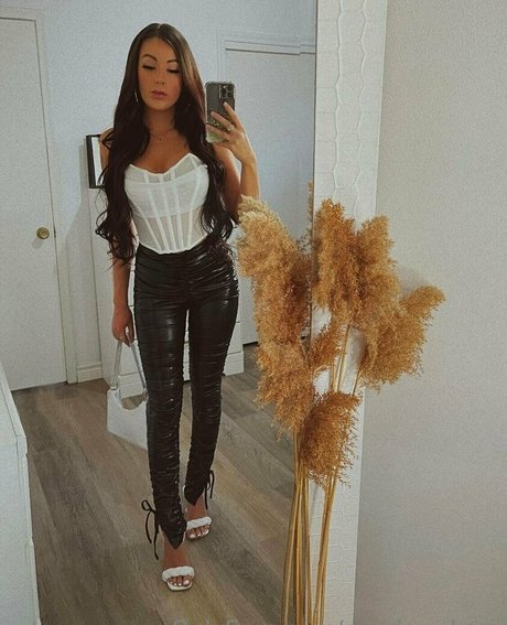 goddess kara Brüste OnlyFans