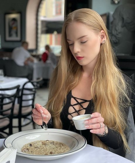 Oksana Neveselaya Nacktbilder von OnlyFans