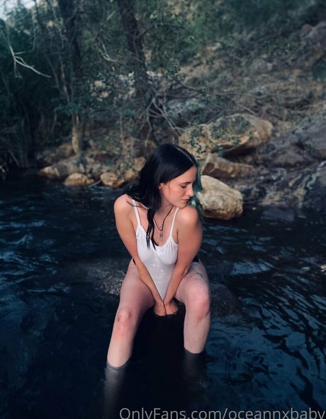 oceannxbaby OnlyFans nackte Brüste
