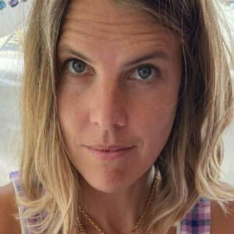 Ginnie Chadwyck Healey NurlyFans-Brüste