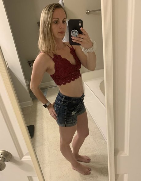 littlewaistinyourface OnlyFans geleakte Pornografie