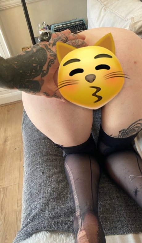 Kara Moon Heiße OnlyFans Inhalte