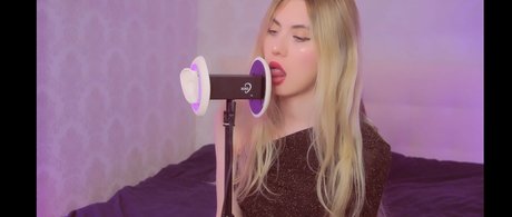 ASMR Onuri OnlyFans nackte Brüste