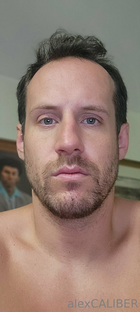 Alex Caliber Oben ohne OnlyFans