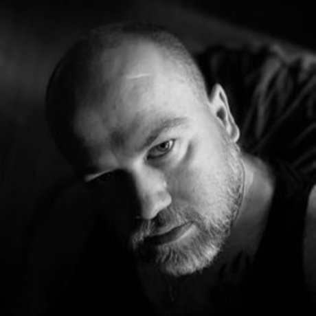 Non Binary Bear OnlyFans-Model