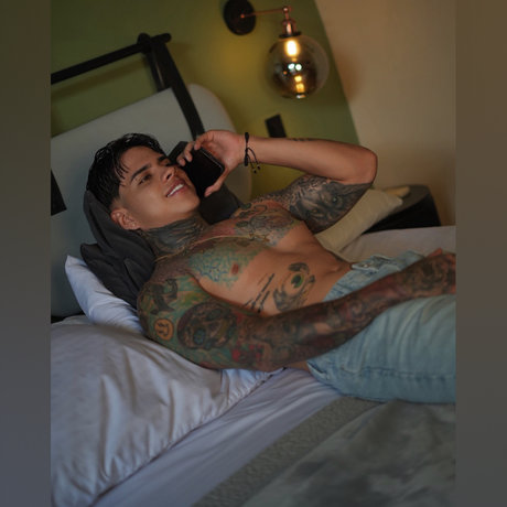 Angel Lugo_ OnlyFans-Creator