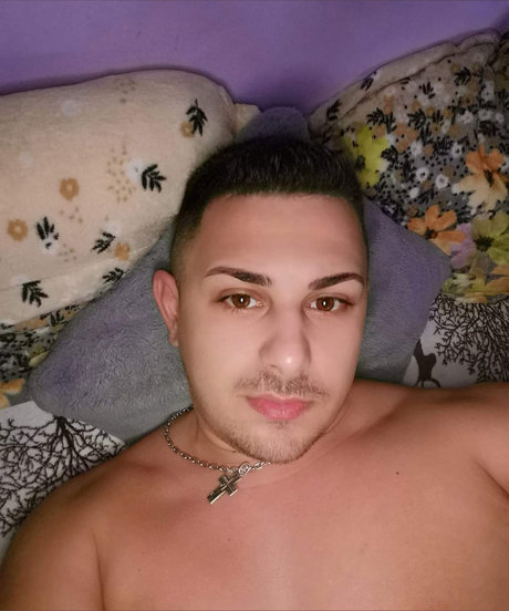 Adrian Cristian OnlyFans gratis