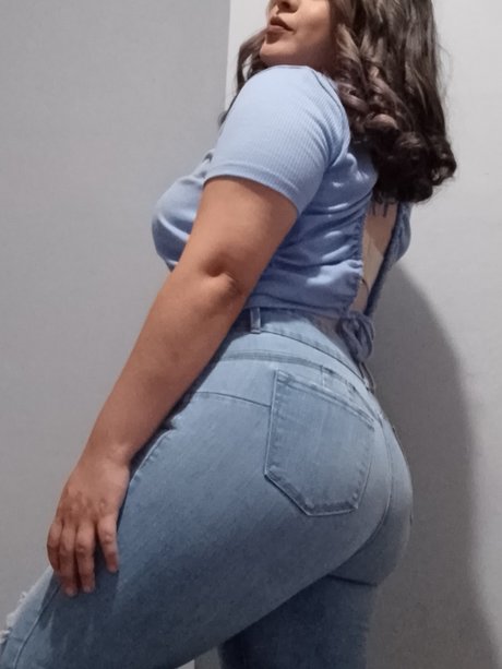 Aneth michel Nacktbilder von OnlyFans geleakt