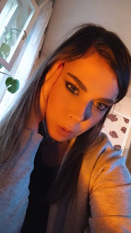 Alya pain Geleakte OnlyFans-Inhalte