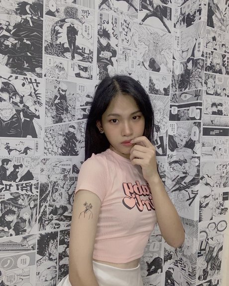 Nus Miley Nacktbilder von OnlyFans geleakt